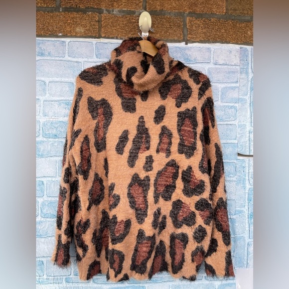 show me your mumu fatima turtleneck in cheetah fever size medium - Picture 4 of 7